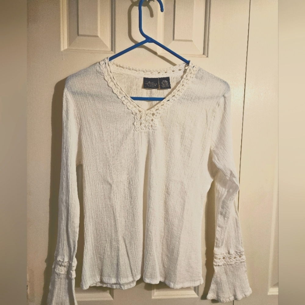 Sonoma sheer, lace trim woman's medium top, 100% cotton